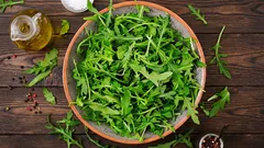 Rucola som supermat: kalorier, vitaminer och varför det är värt att äta oftare